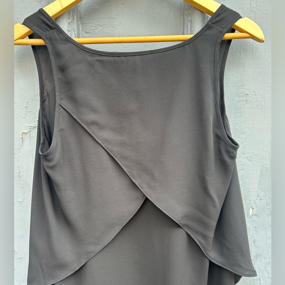 Banana Republic black sleeveless blouse, BNWT, size xs - Picture 5 of 9